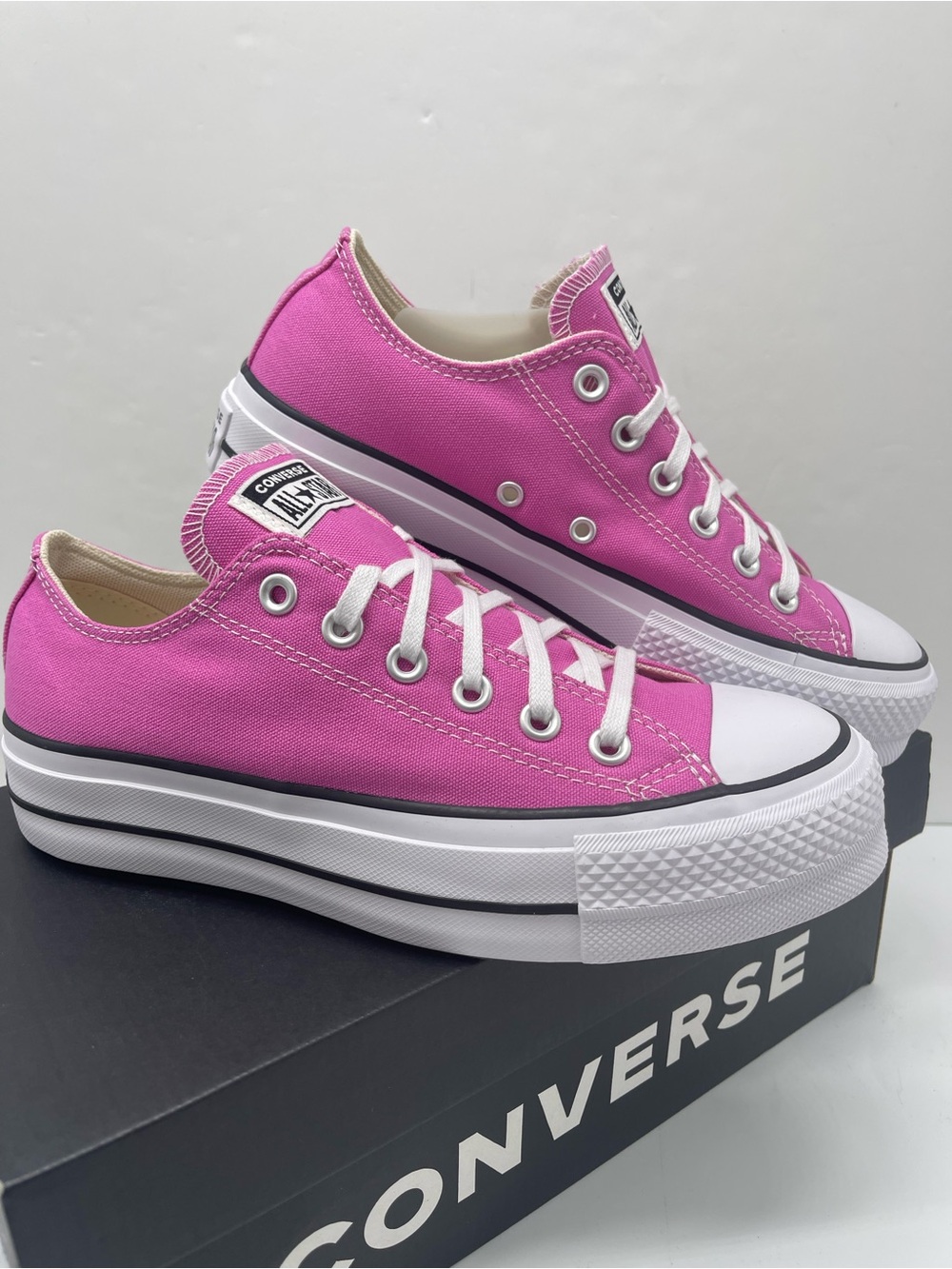 Converse CTAS Lift Ox Platform Sneakers Shocking Orchid White Black A16104F NWT - Picture 4 of 16